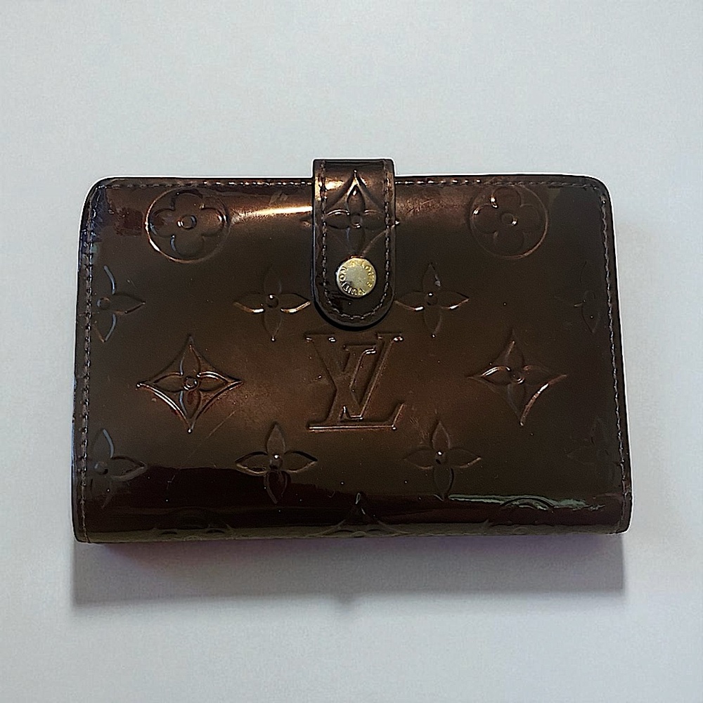 Louis Vuitton Vernis Kisslock compact wallet